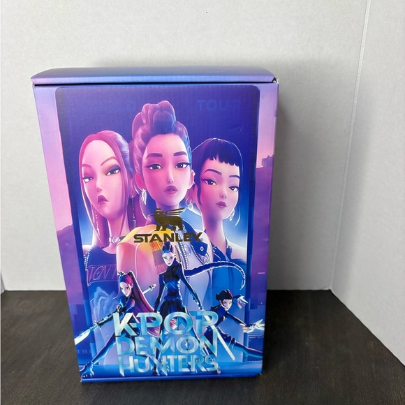 K-Pop Themed Tumbler and Box Set Stanley 💙 - Picture 6 of 6